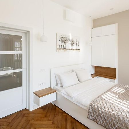 Palace View Apartments - 24 Kopernyka Str. Lviv Kültér fotó