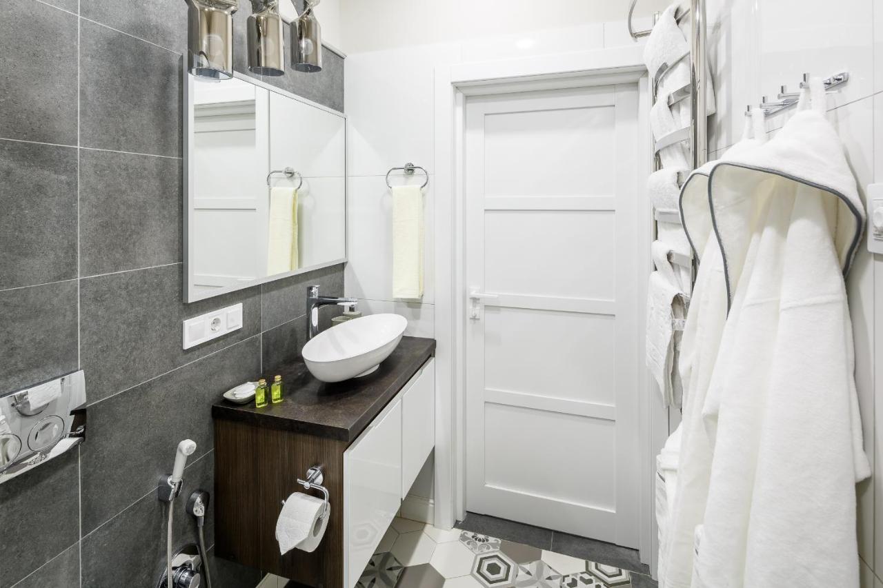 Palace View Apartments - 24 Kopernyka Str. Lviv Kültér fotó
