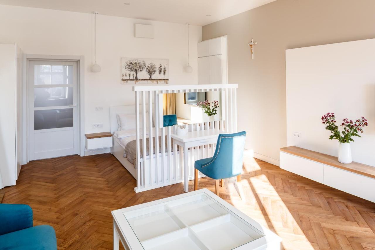 Palace View Apartments - 24 Kopernyka Str. Lviv Kültér fotó