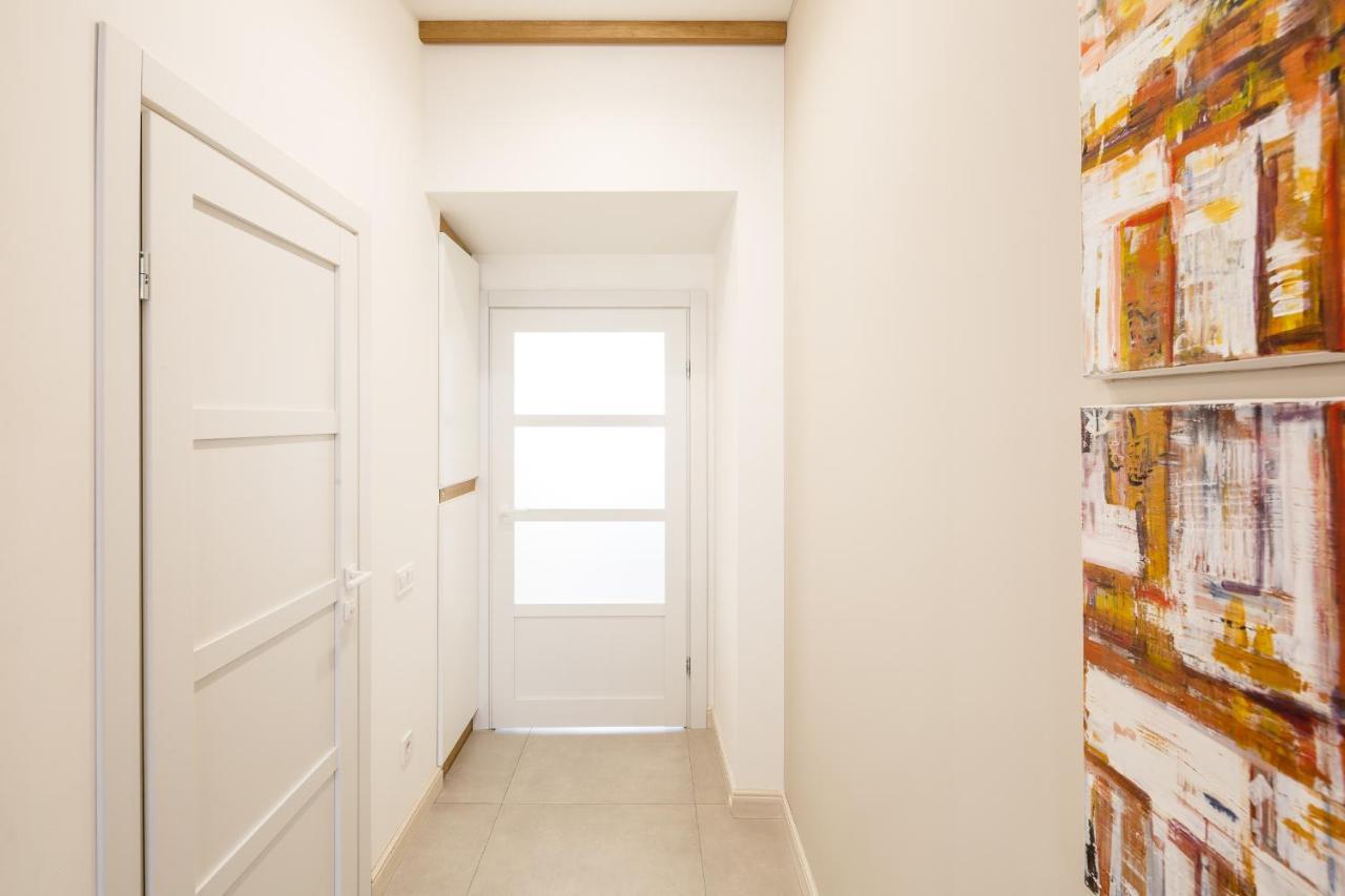 Palace View Apartments - 24 Kopernyka Str. Lviv Kültér fotó