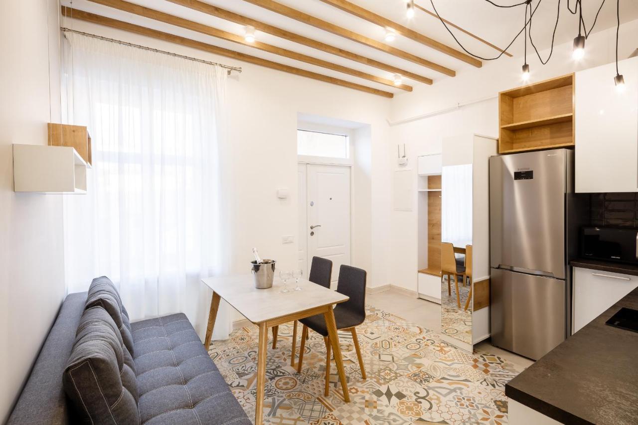 Palace View Apartments - 24 Kopernyka Str. Lviv Kültér fotó